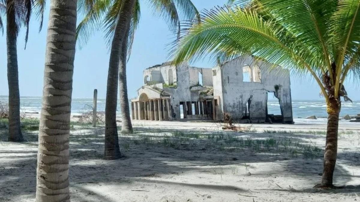 Misterul casei eșuate pe o plajă din El Salvador, deslușit VIDEO