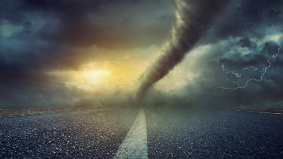 powerful_huge_tornado_twisting_road_104033_95_34998700