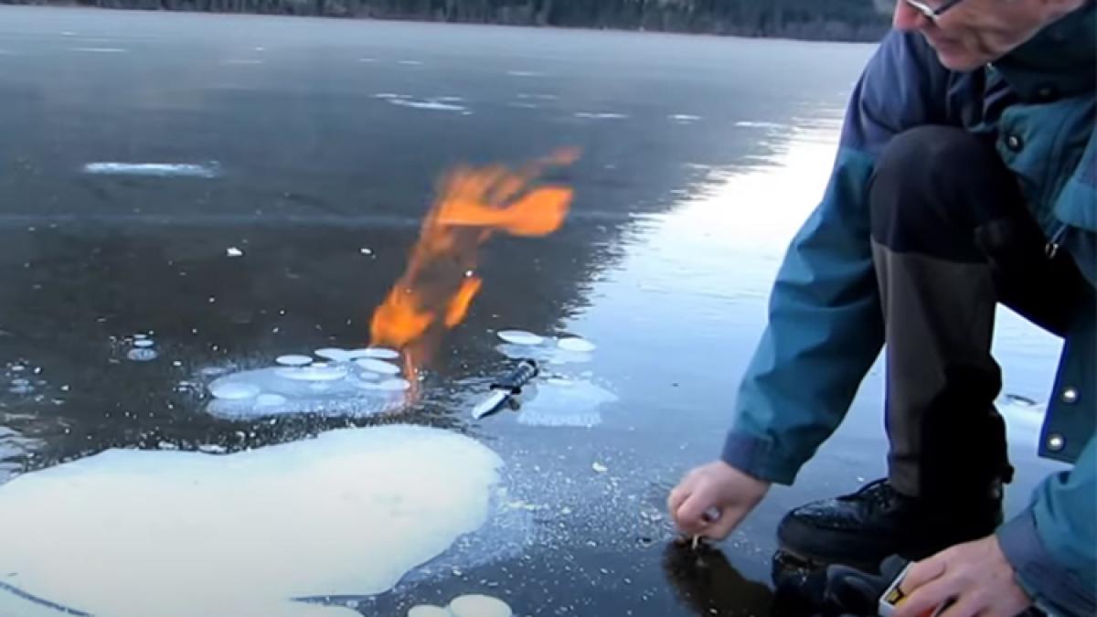 De ce unele lacuri înghețate se pot aprinde VIDEO