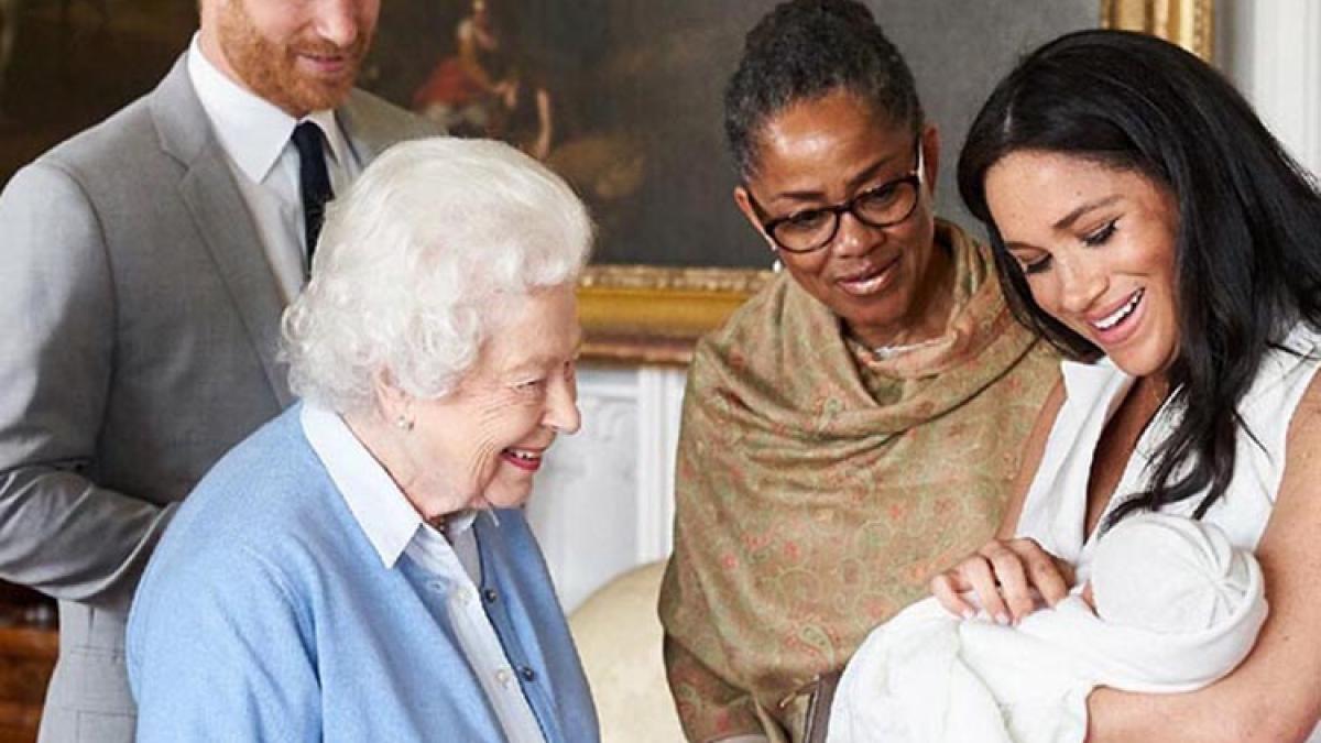 meghan-harry-regina-bebelus_08769900