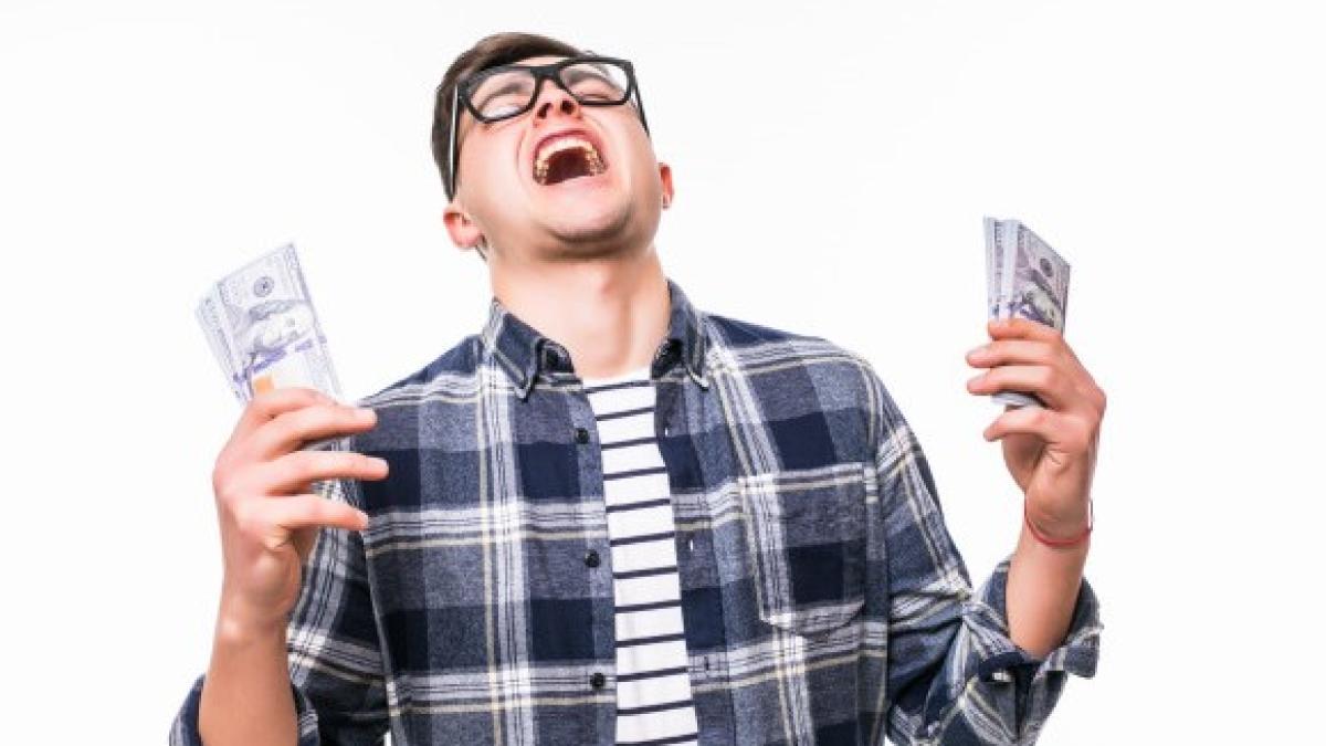 -win-lot-money-lottery_231208-2309_14261100