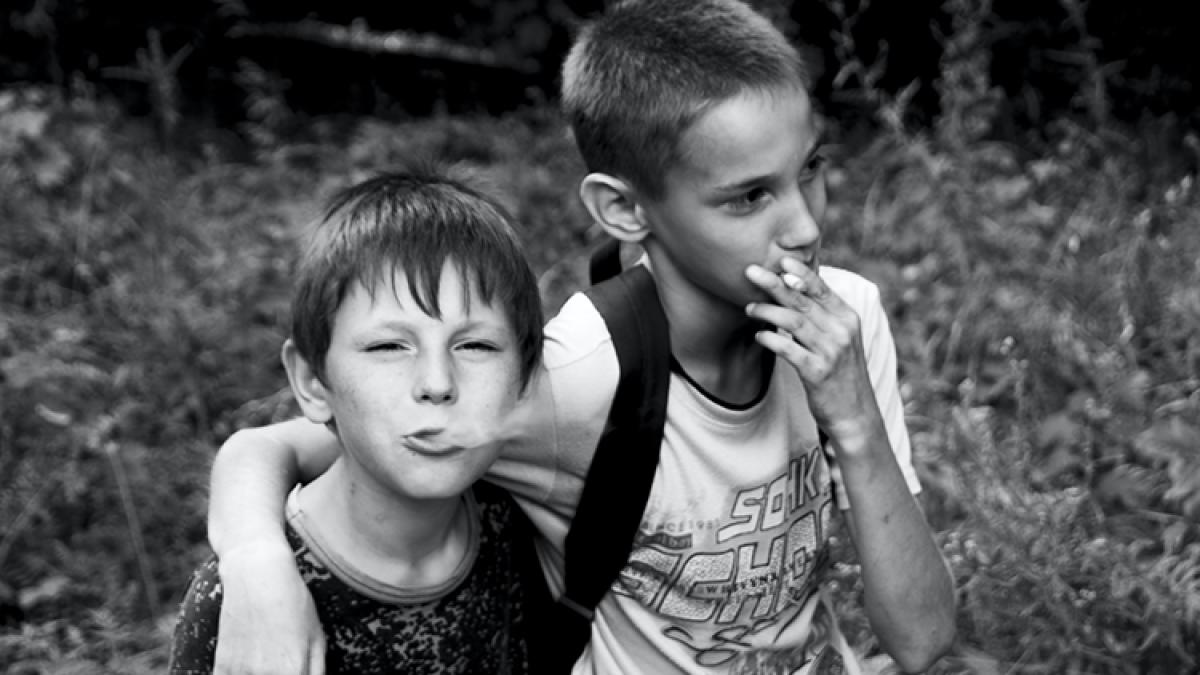 copii-tigari_66136700