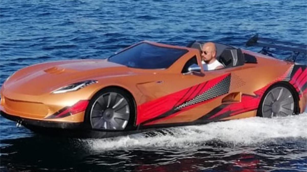 Aproape ca James Bond. Mașini sport cu care poti merge pe apă VIDEO