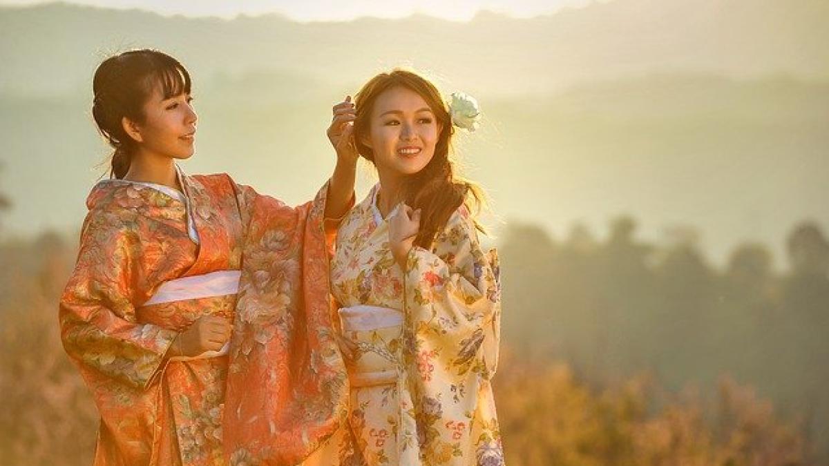 girls-1822521_640_05150400