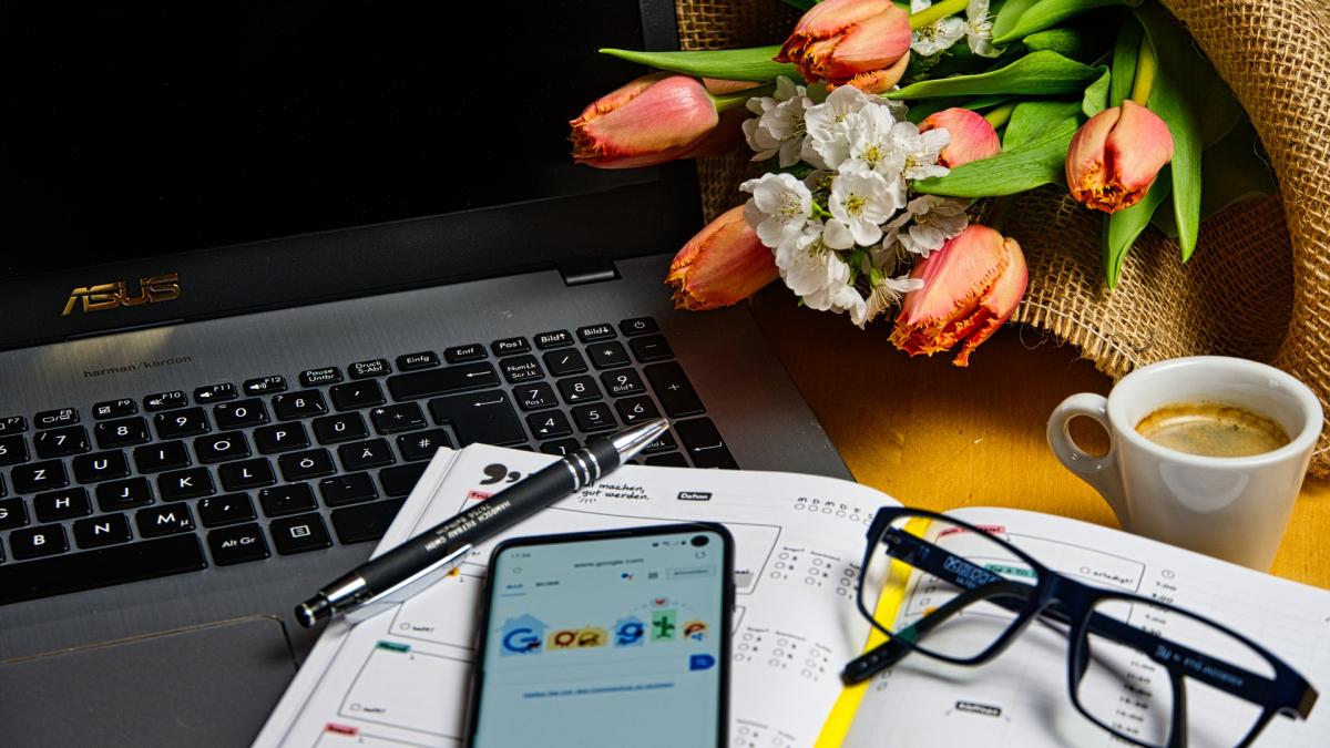 home-office-5000280_1920_64047400