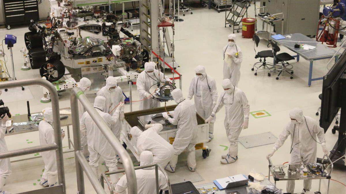 laurel-and-michael-evans-dsc24aeuyjc-unsplash_04655200