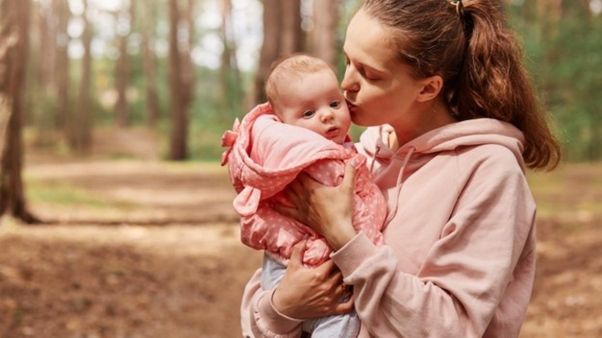 bebelus-mama_50541500