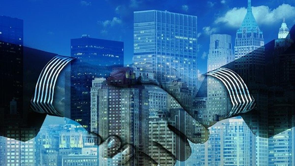 hands-g5ce5fb107_640_73210400