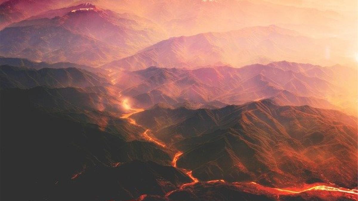 Erupţie vulcanică în Canare: Mai multe clădiri înghiţite de lavă VIDEO