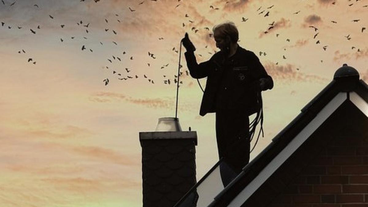 chimney-sweep-g831b78ba8_640_82595100