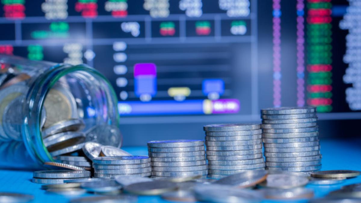 close_up_five_rows_coins_1150_17749_17357500