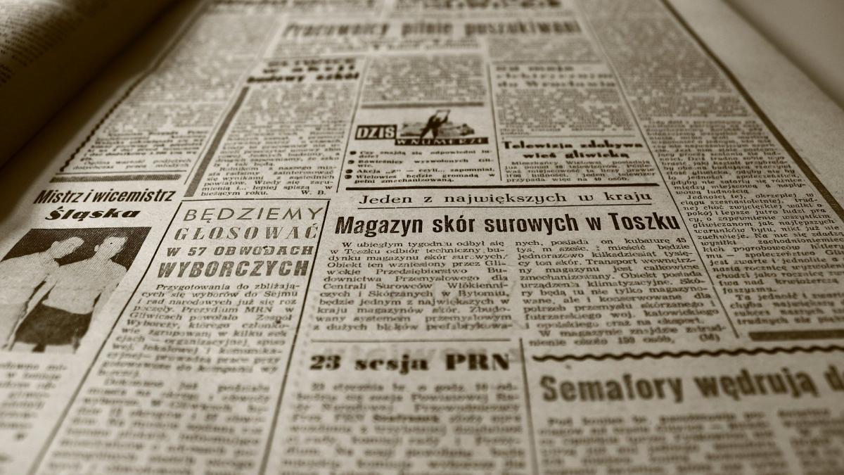 old-newspaper-gf375818e1_1920_72385700