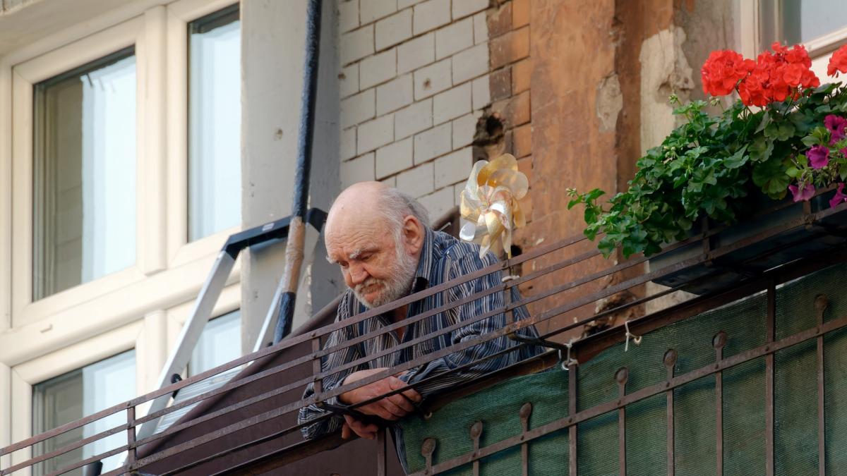 the-person-g7f53d11a7_1920_42378500