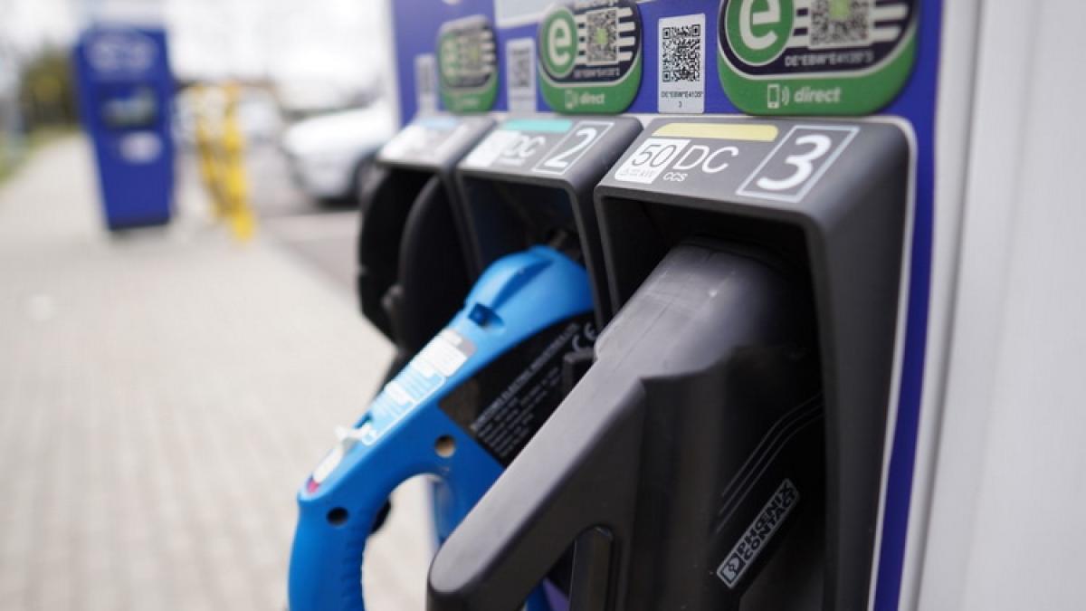 statie-de-incarcare-auto_resize_63852700