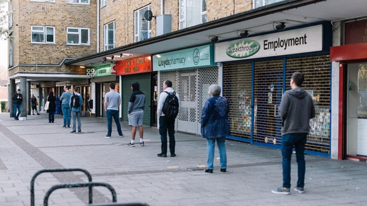 social-distancing-g69cd39228_640_26688400