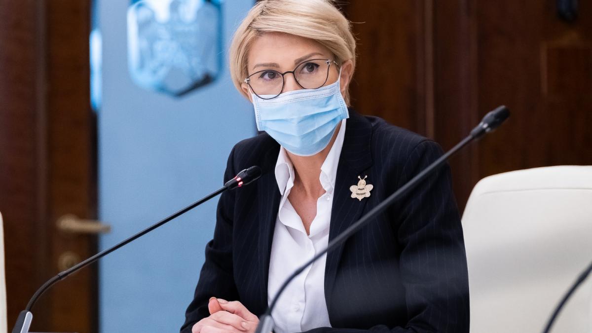 raluca-turcan_66476600