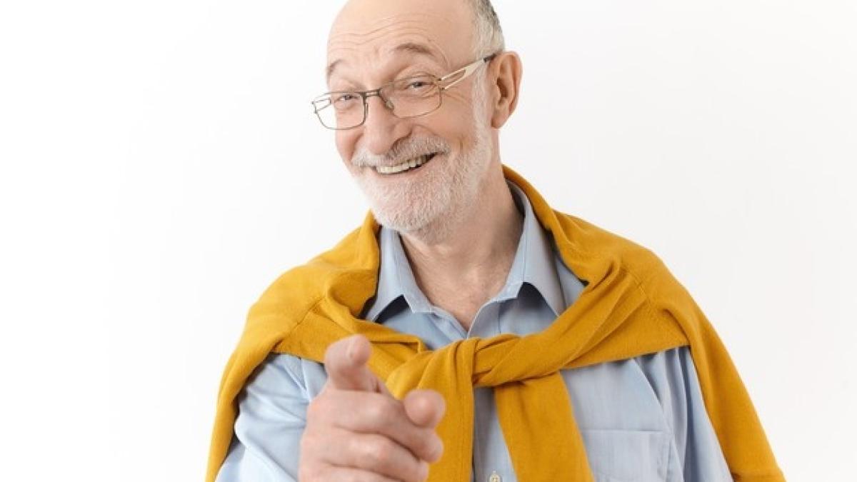 posing-isolated-white-studio-wall_343059-4227_05089500