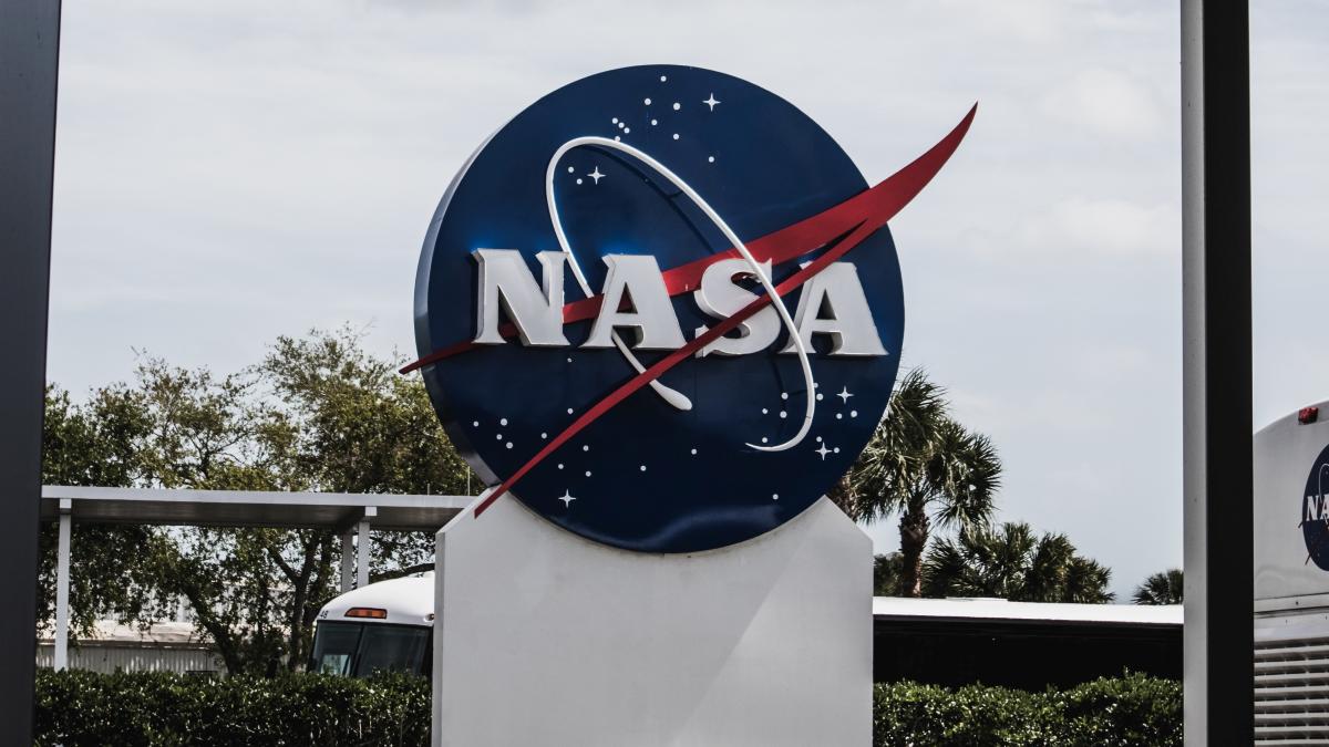 laurenz-heymann-x6cy0k_vlxm-unsplash_77557700