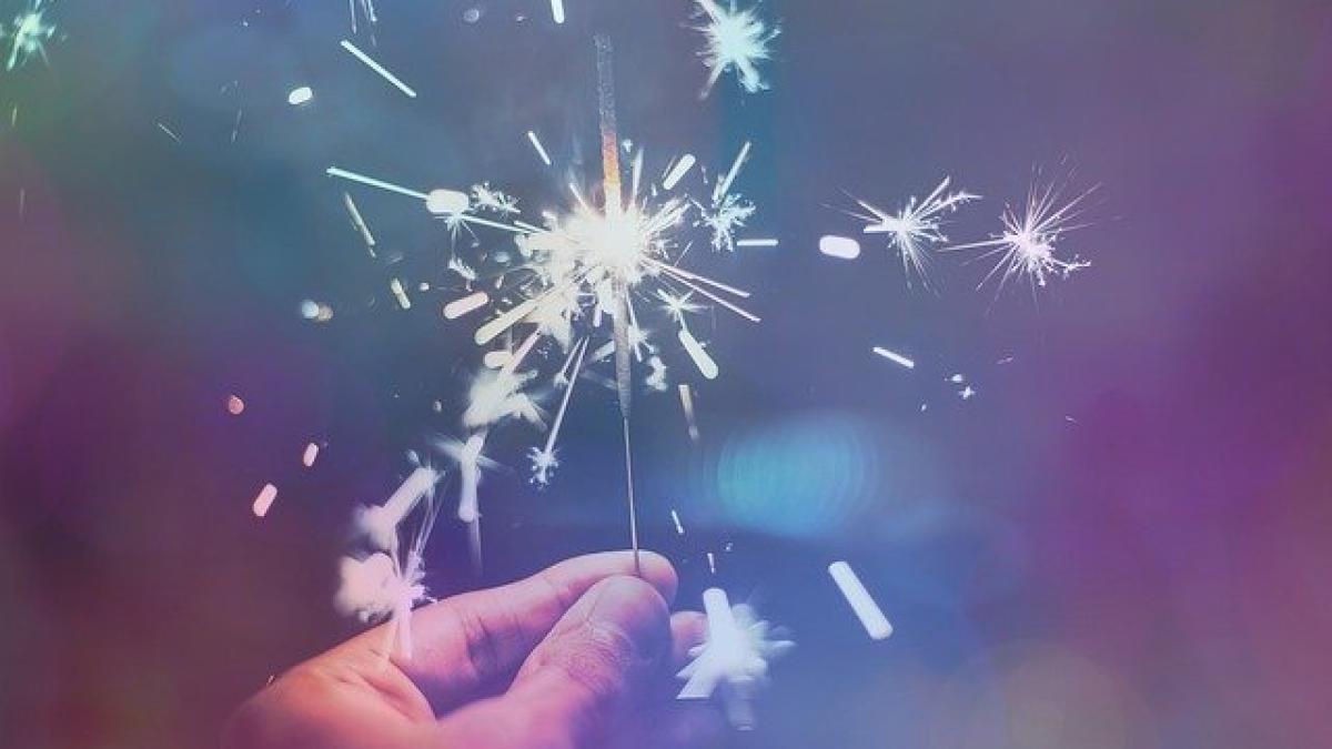 sparkler-gf4ca3ca5d_640_84894200