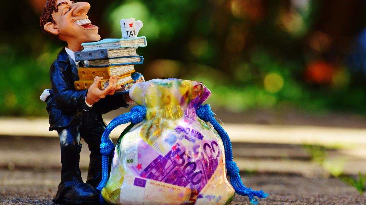 taxes-g671fe138d_1920_87338600