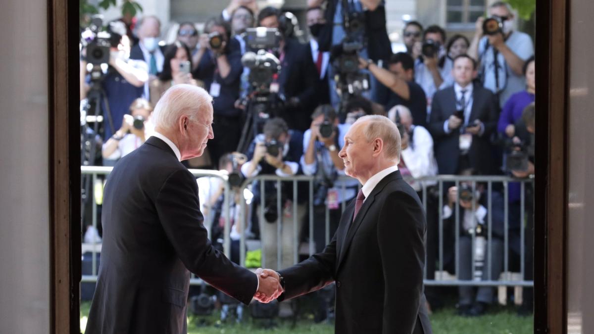 joe-biden-vladimir-putin_19806700