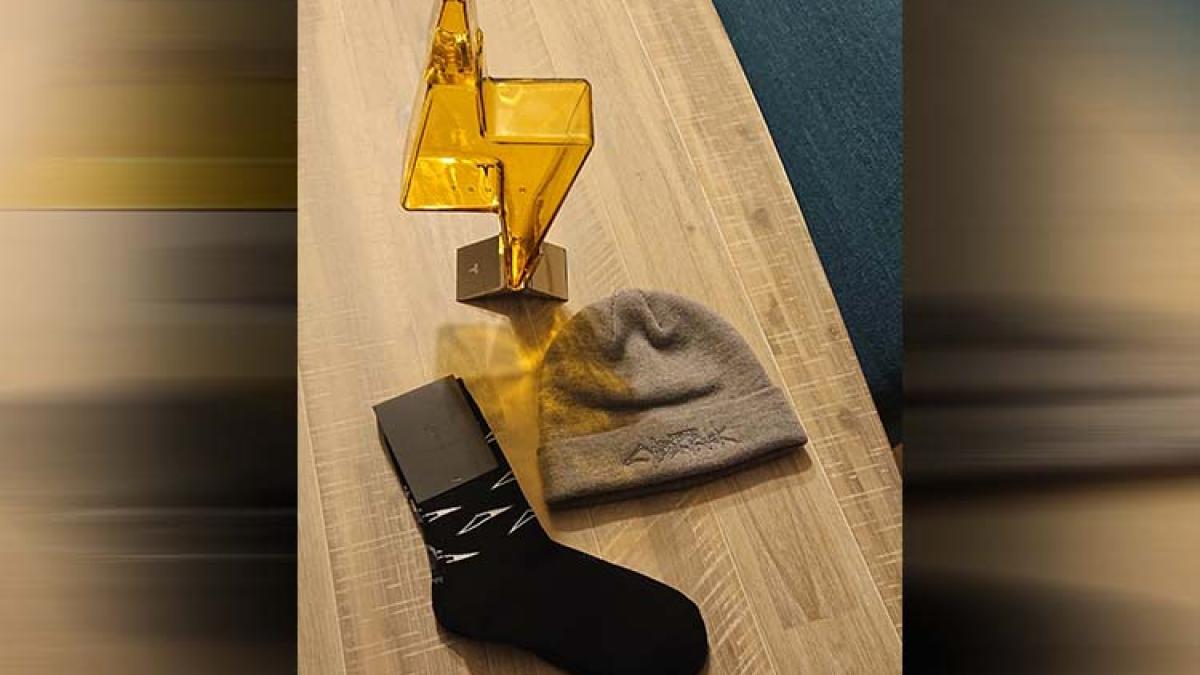 sosete-tesla_34390400