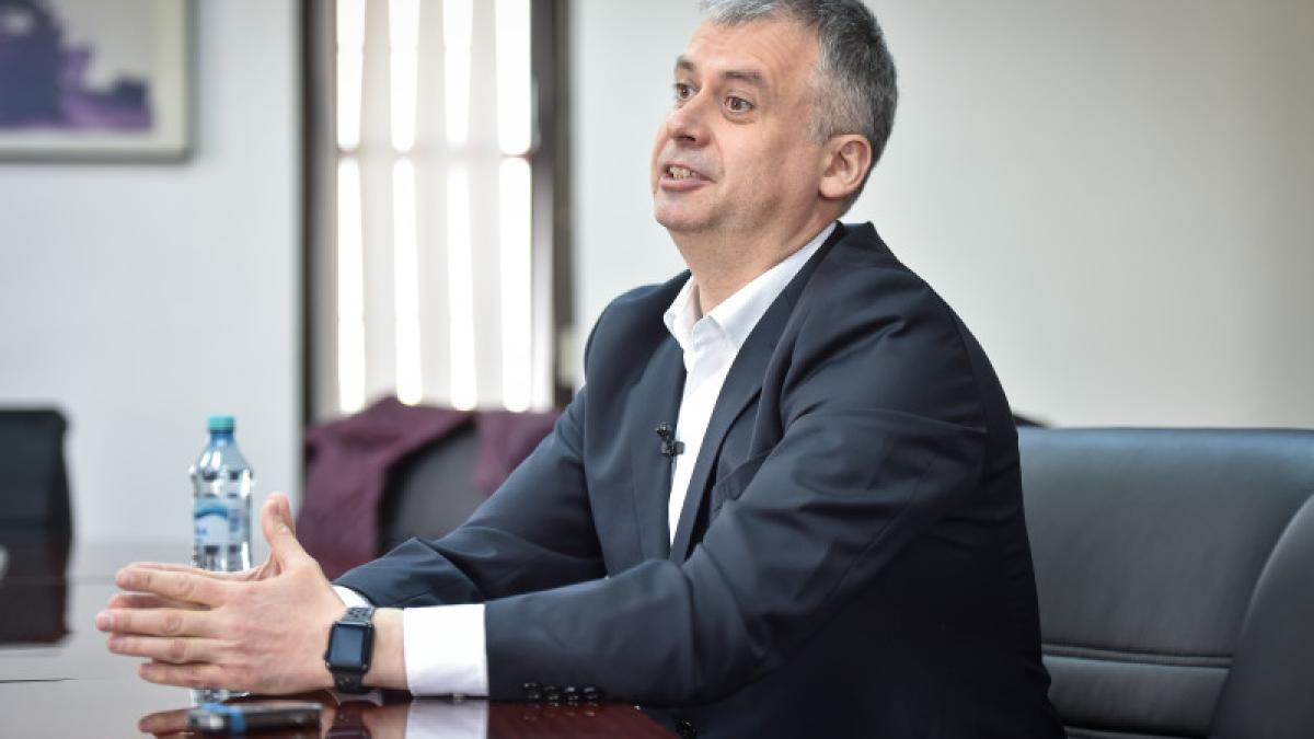 adrian-crit-1_46424400