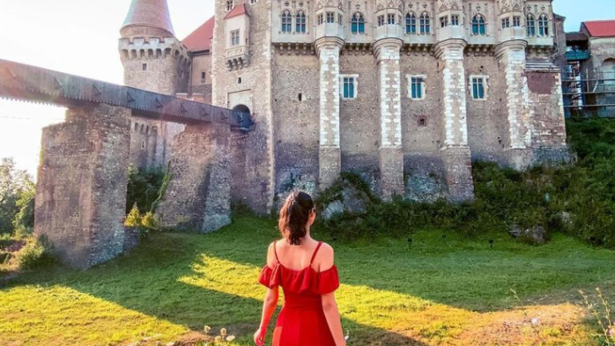 cum-calatoresti-mult-pe-bani-putini--5-sfaturi-geniale-pentru-o-vacanta-cu-buget-redus--aura--influencer-de-travel-e-cel-mai-important-6_89008800