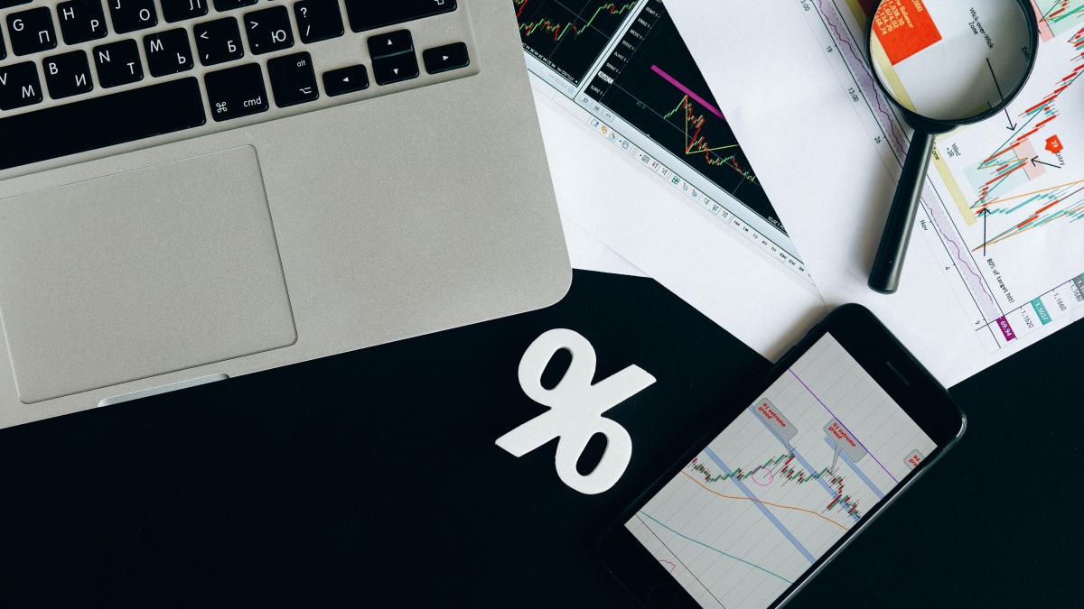 Top 5 criptomonede sub 1 dolar în care poți investi în 2022