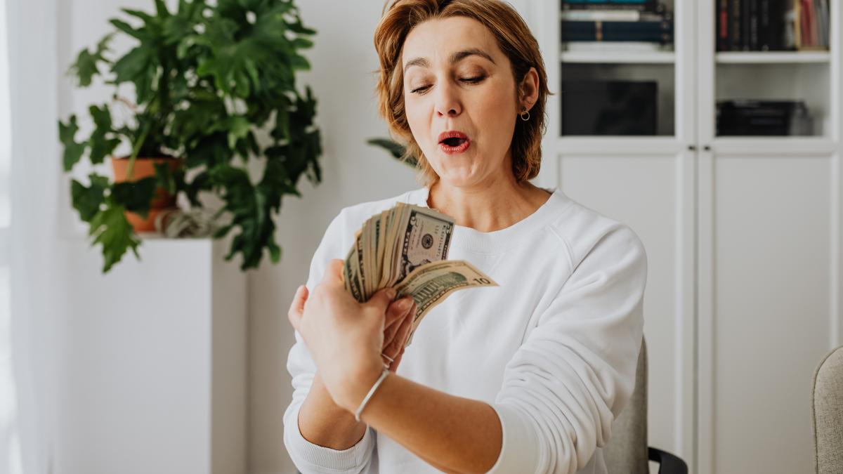 cati-bani-faci-in-5-ani--daca-renunti-la-5-lei-pe-zi--calculul-genial--ce-sa-faci-imediat-ce-ai-luat-salariul_74453600