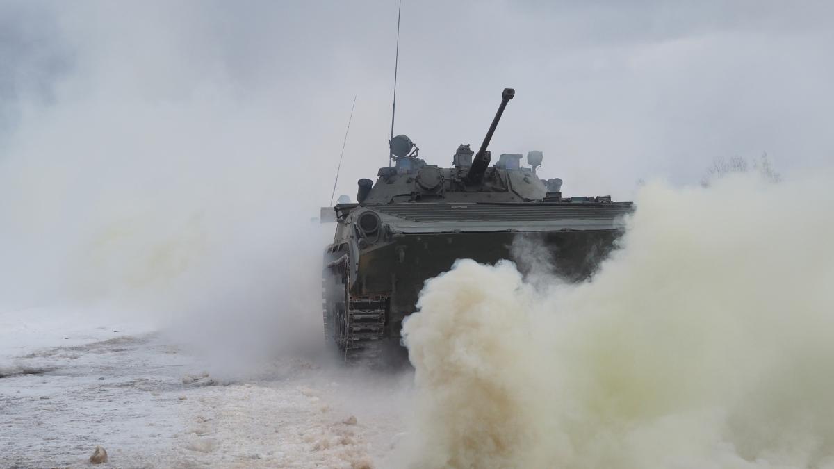 Tancurile rusești NU mai pot înainta! Cine le-a venit de hac VIDEO