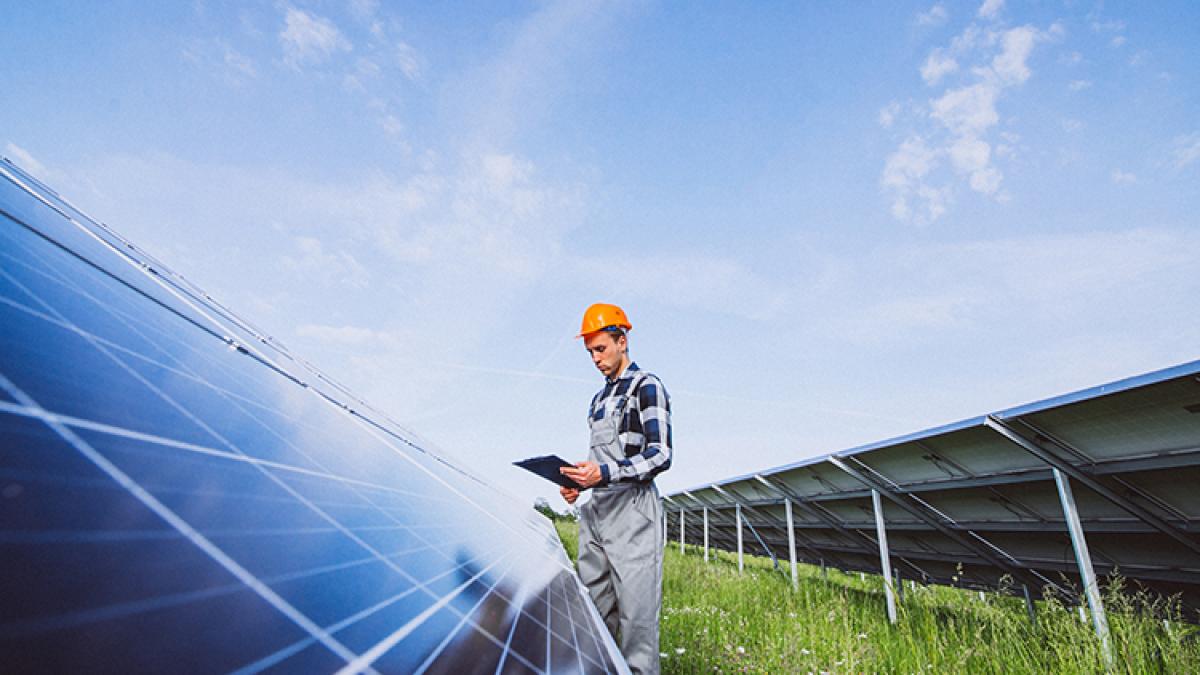 tehnician-panou-solar_48326100