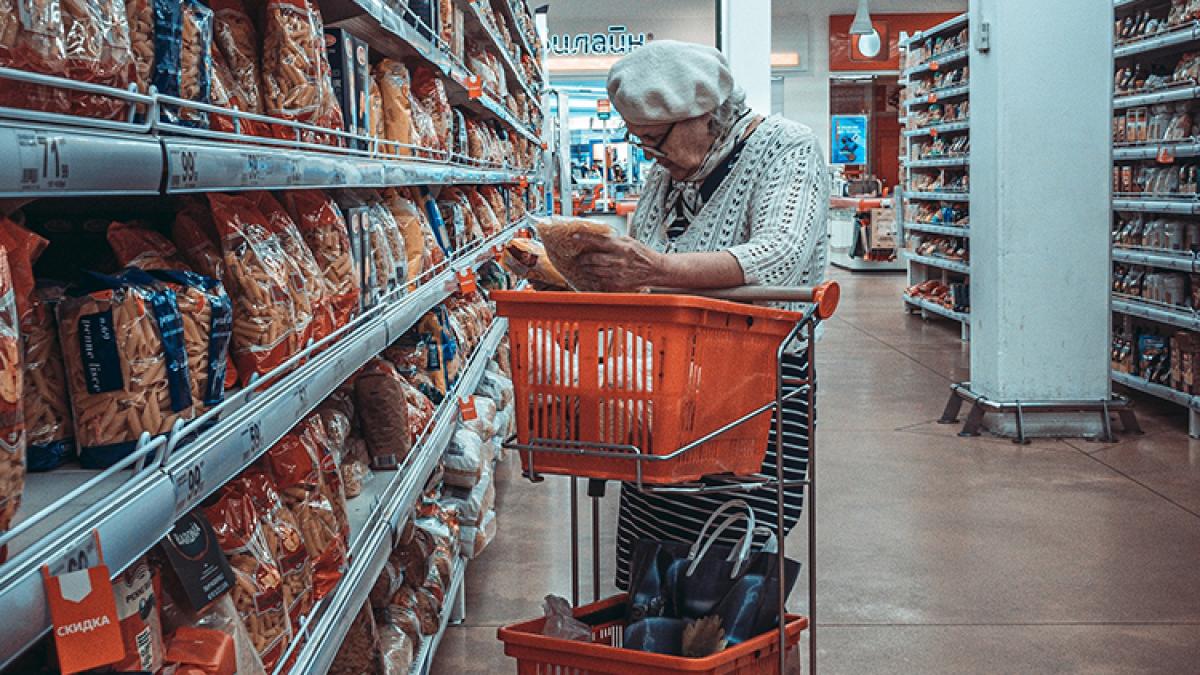 alimente-preturi-femeie-pensionar_31757800