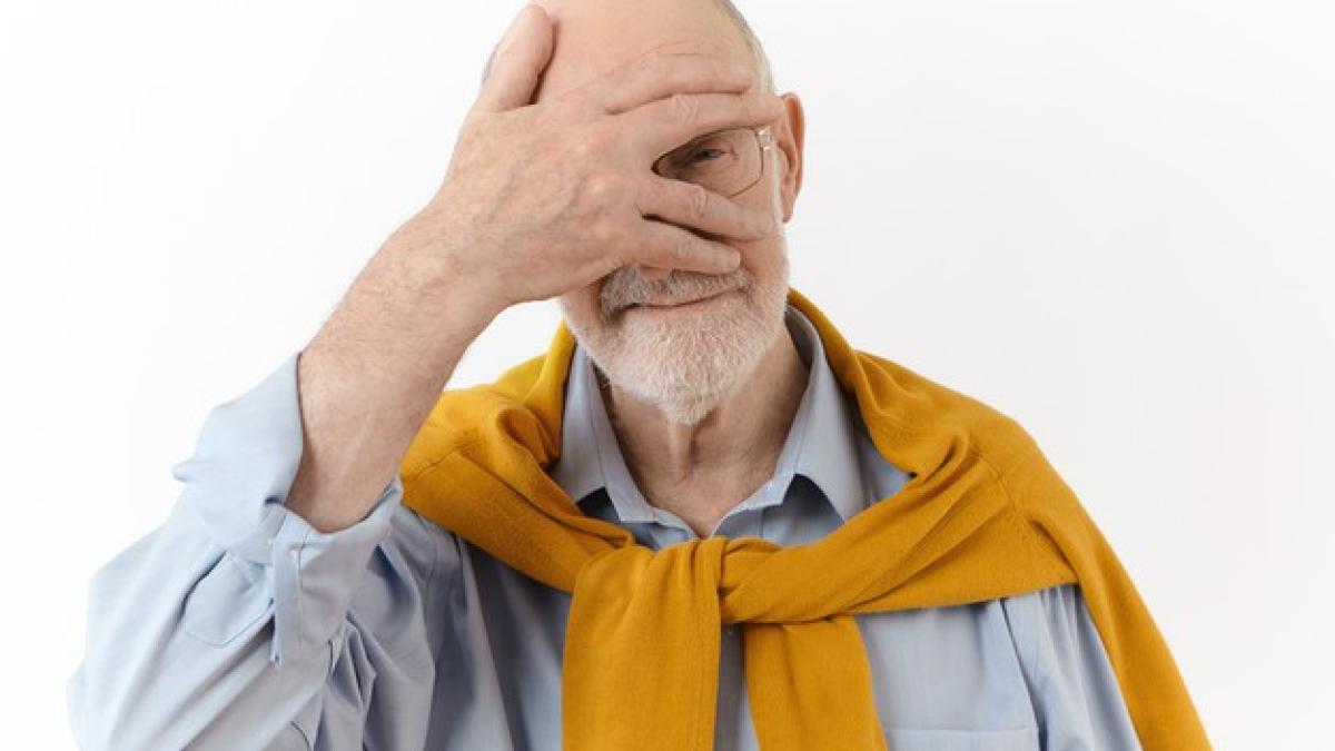 pensionar-ochi_30539800