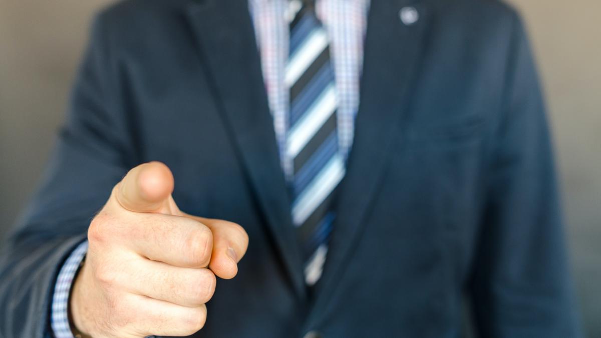 deget-arata-cu-degetul_34839000