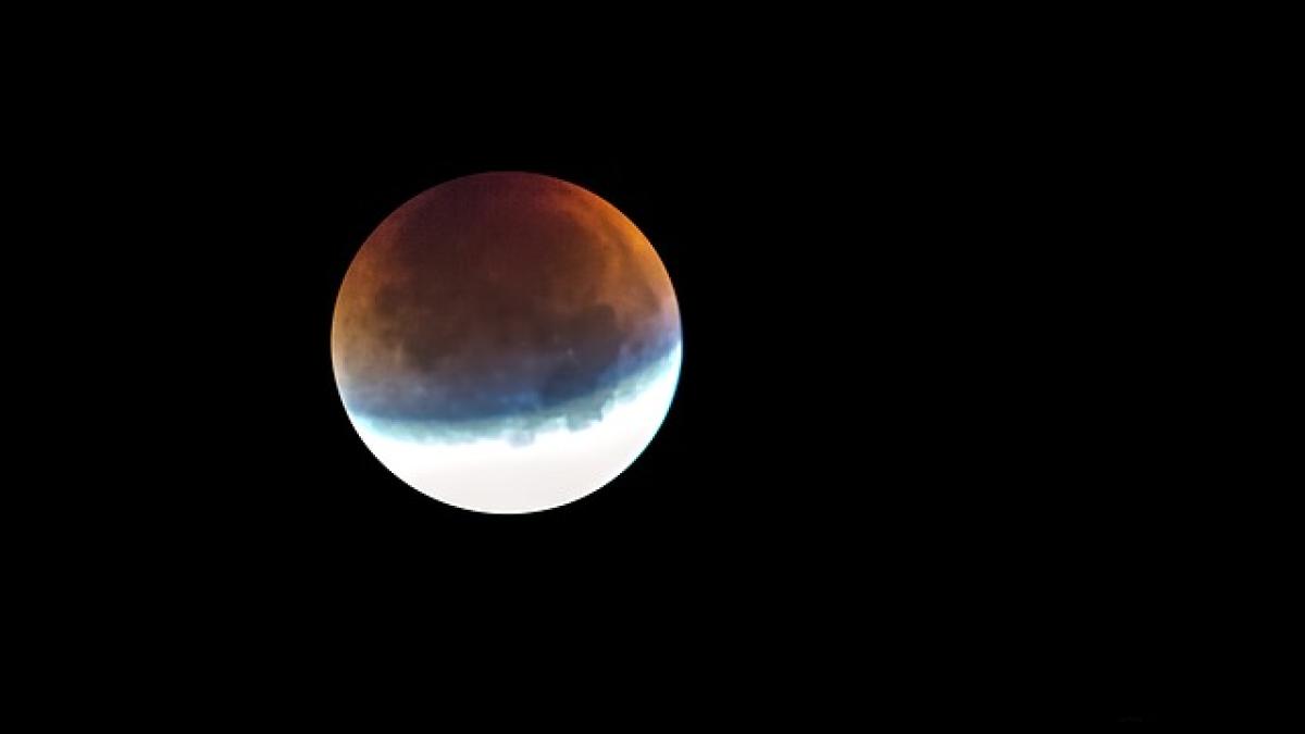 lunar-eclipse-gc62d0bbf6_640_10677300