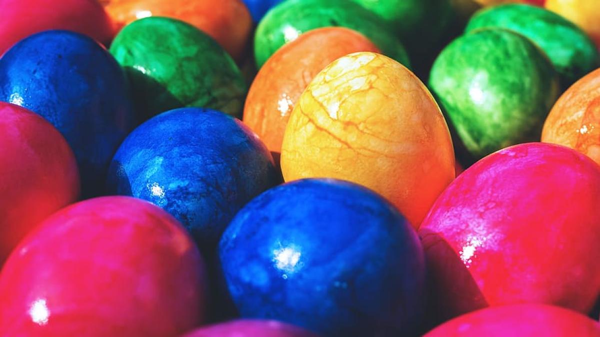 Ouăle gata colorate care se vând în magazine. Susanu (ANPC): ”Aș atrage atenția în mod deosebit”