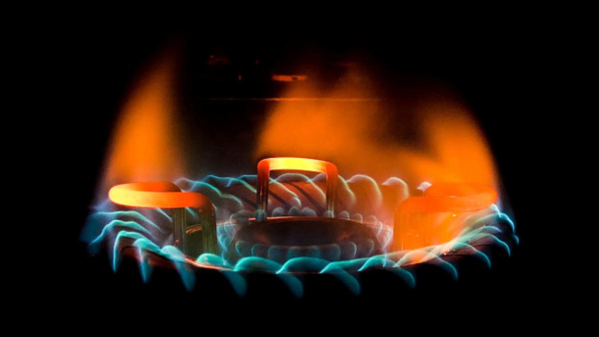 closeup_shot_beautiful_blue_green_flame_gas_stove_181624_9674_09069200