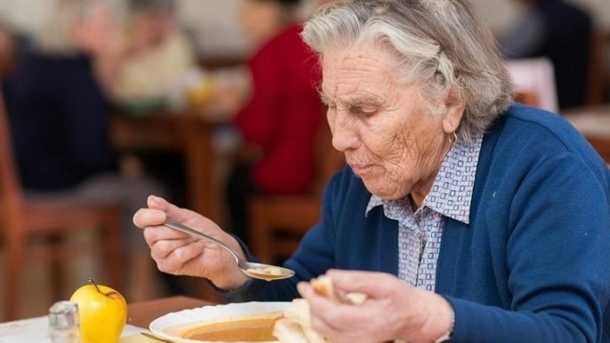 pensionar-mananca_04611800