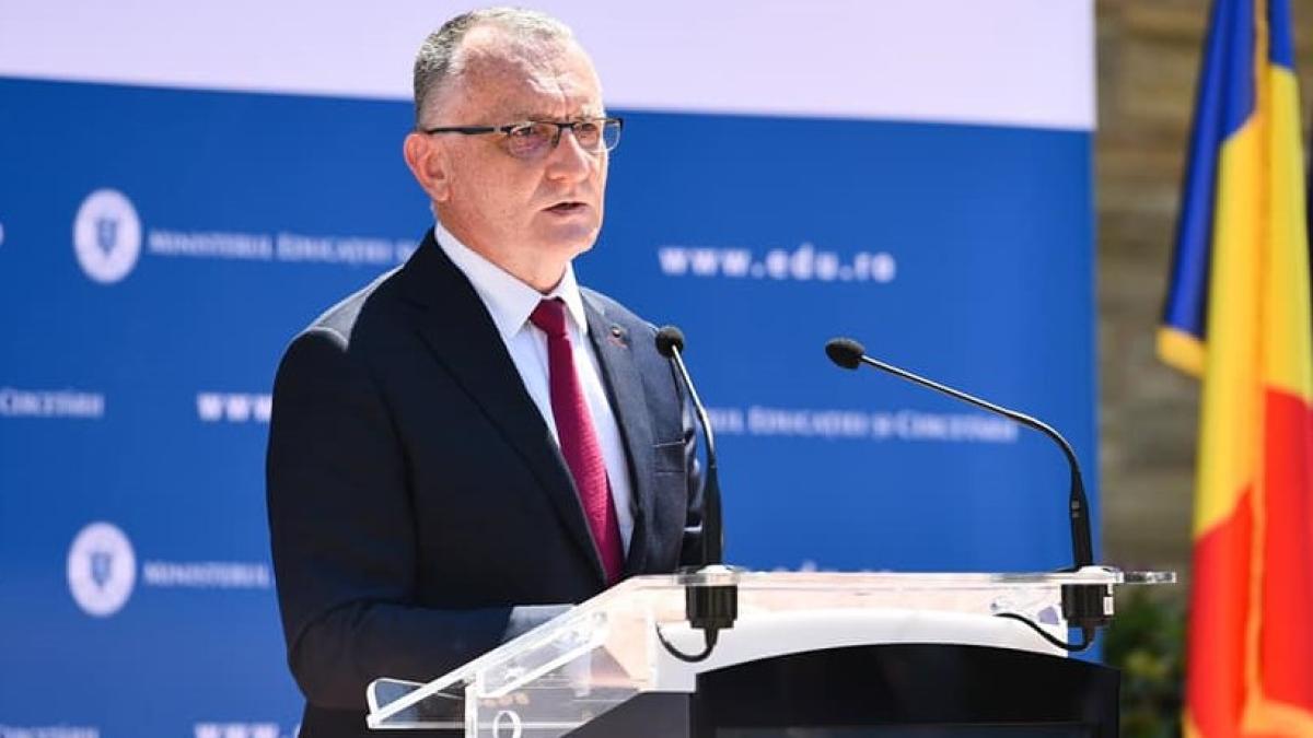 Cîmpeanu: Pandemia a creat "o catastrofă educaţională". Procentul minim cerut de la buget VIDEO