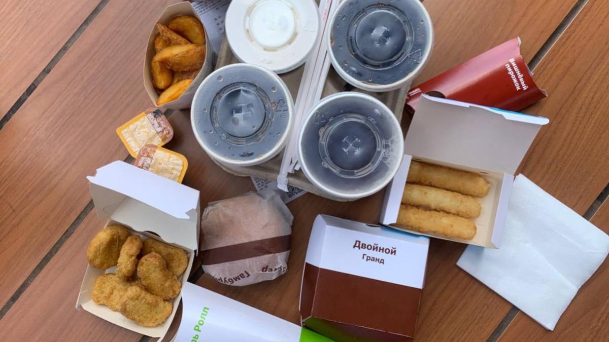 Noul McDonald's al rușilor: Oamenii au intrat, s-au crucit și au aruncat cartofii prăjiți