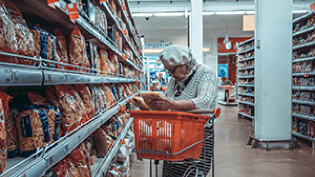 alimente-preturi-femeie-pensionar_37179300_30242600