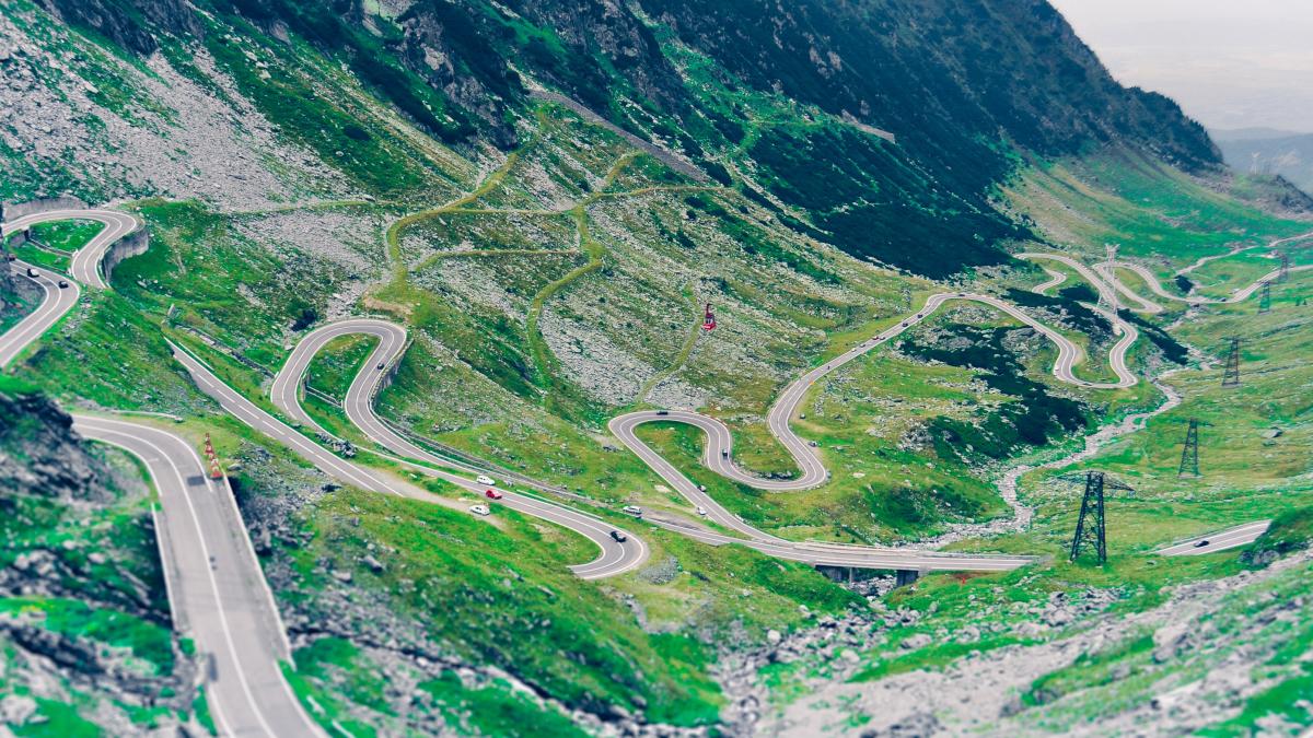 transfagarasan-pexels-dariusz-grosa-808910_49514200