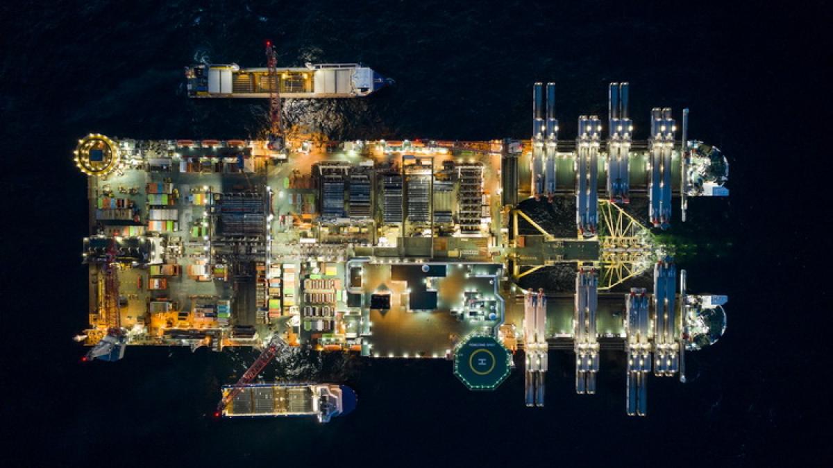 nsp2-the-pioneering-spirit-laying-the-pipeline-in-swedish-waters-axel-schmidt-201902_small_rgb_resize_34673200