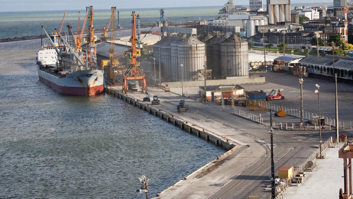 6192433862_f1876b1bc1_o_12889000