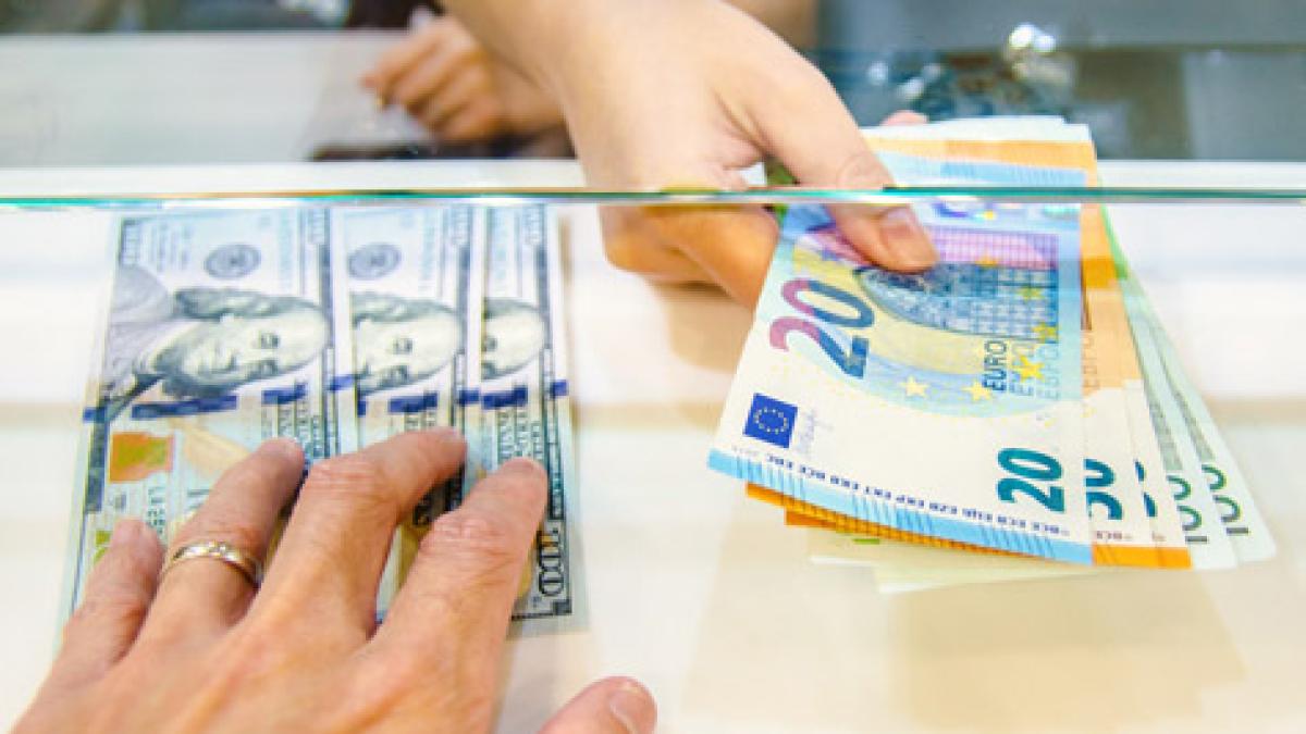 curs-valutar_78351200