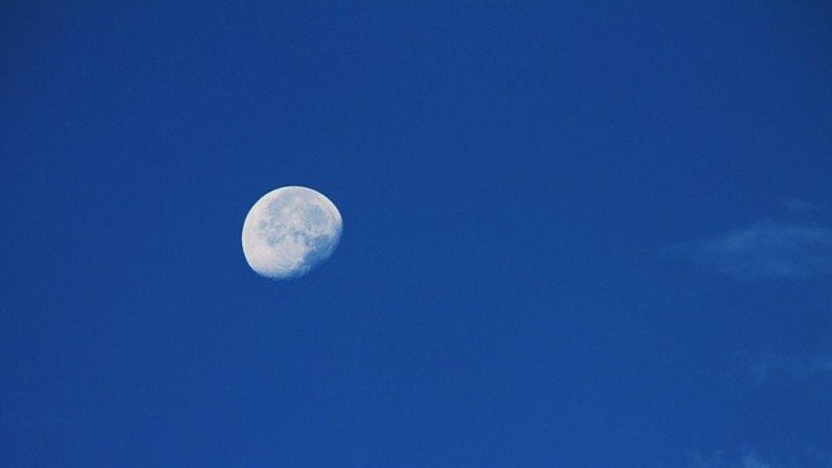 moon-1538068_640_19064800