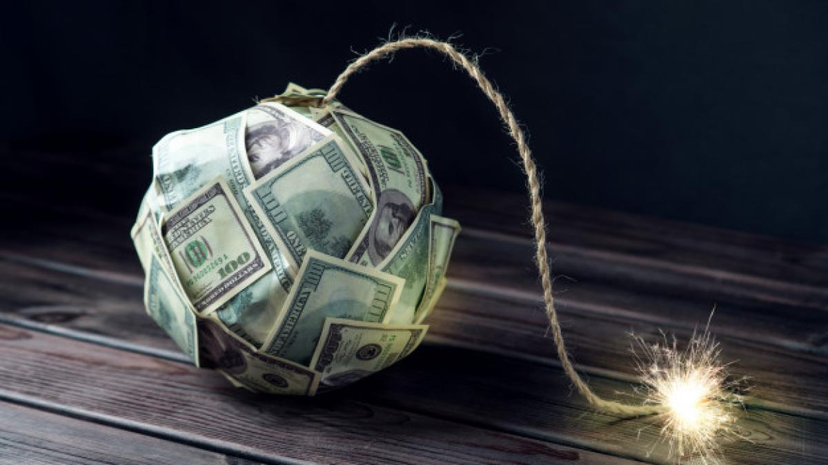 bomb-money-hundred-dollar-bills-with-burning-wick-little-time-before-explosion_97716-717_69285500