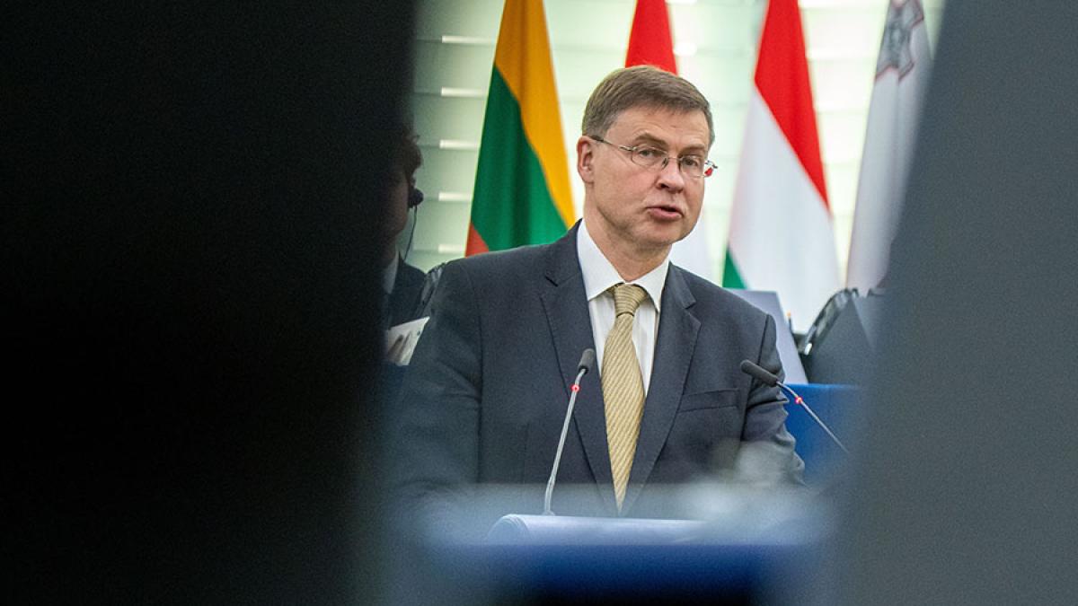 valdis-dombrovskis-_53282700