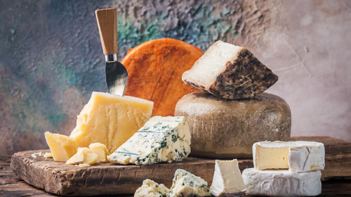 various_types_cheese_121111_395_36790500